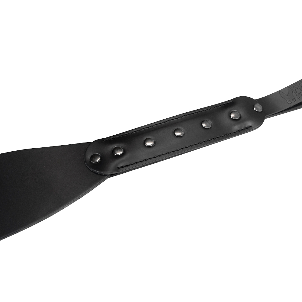 1-111.jpg Packa ze skóry do klapsów SensaSpank. Do pikantnych zabaw w sypialni. - obrazek 1