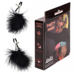 Zmysłowe zaciski z ozdobnymi piórkami. Doskonały dodatek do pikantnych zabaw w sypialni.